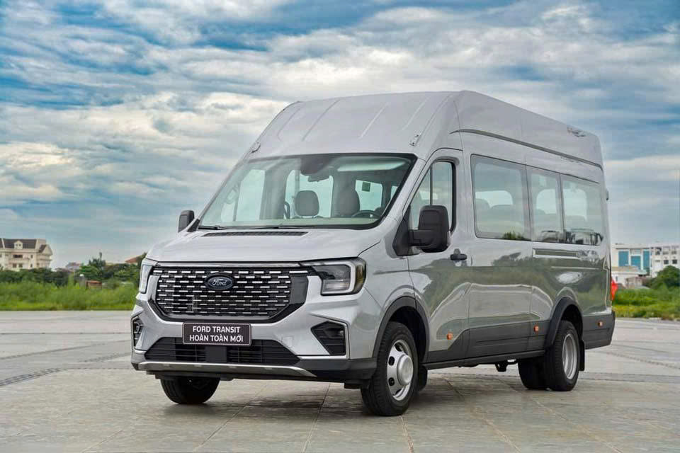 Xe 16 chỗ ngoại thất